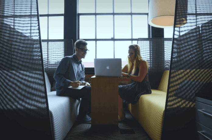 Tips Belajar untuk Pelajar dengan Gaya Belajar Auditori