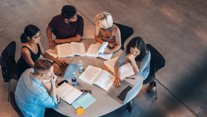 Jurusan Kuliah IPS yang Jarang Diminati tapi Menjanjikan